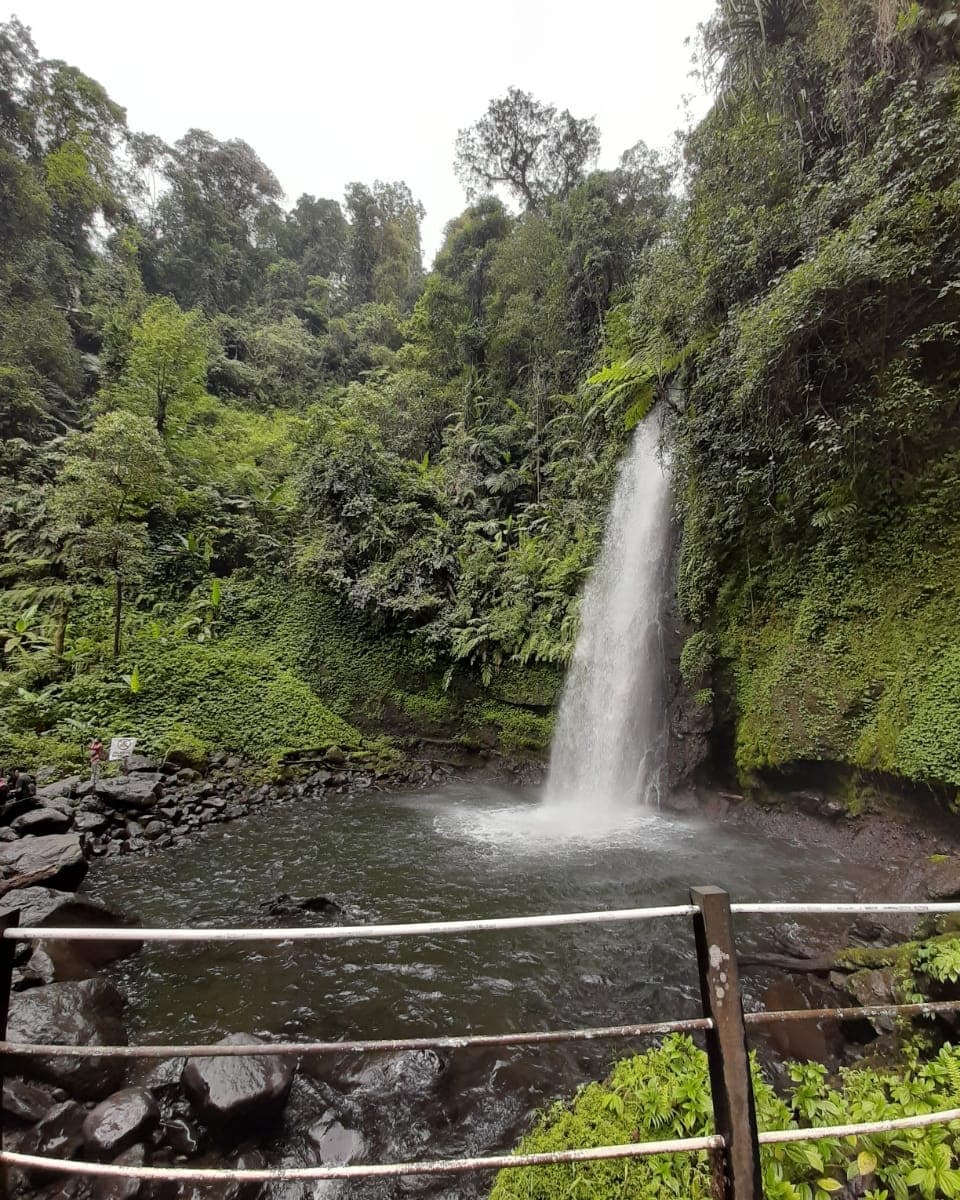 Pemandangan Curug Sawer Situ Gunung