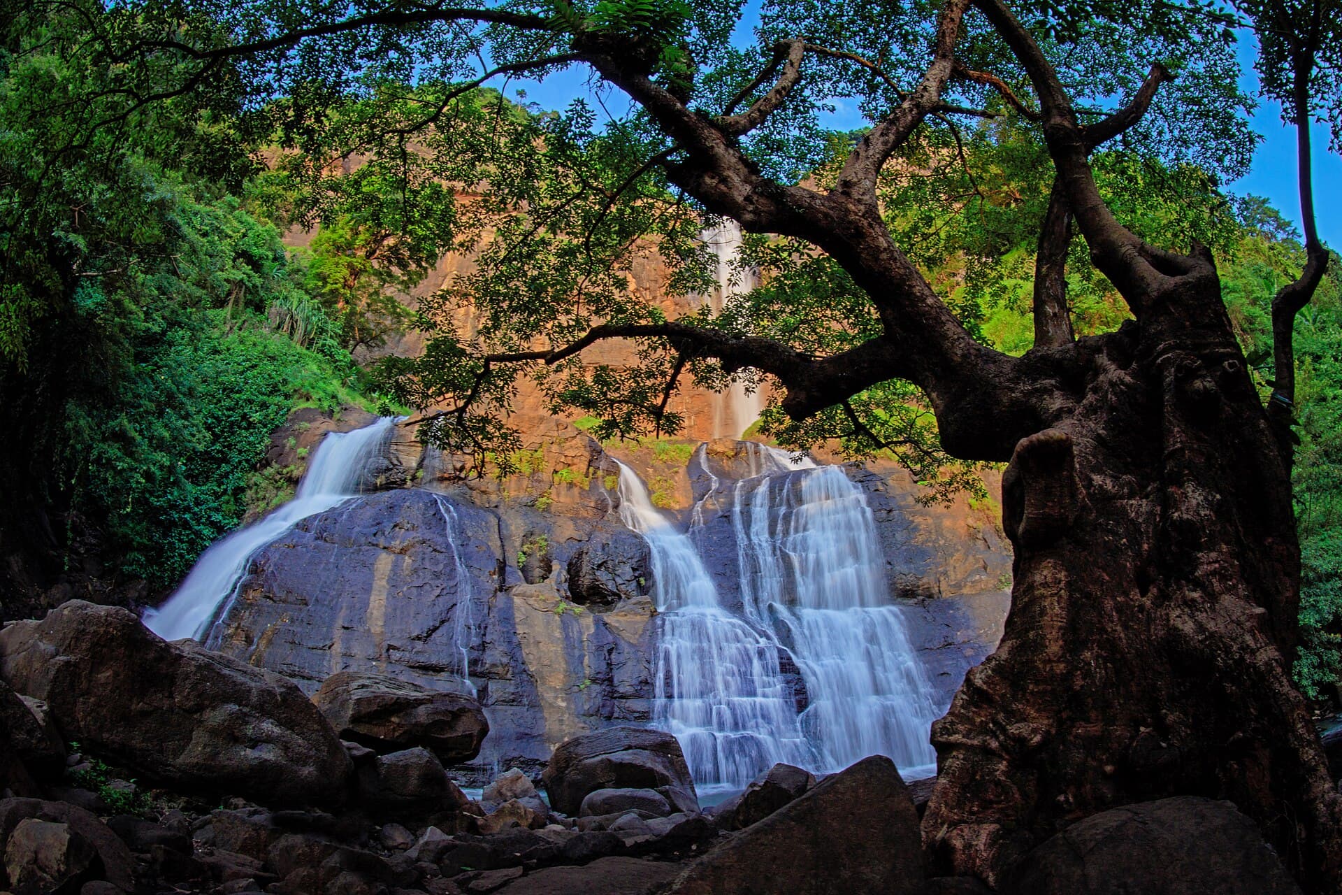 Pemandangan Curug Cikanteh
